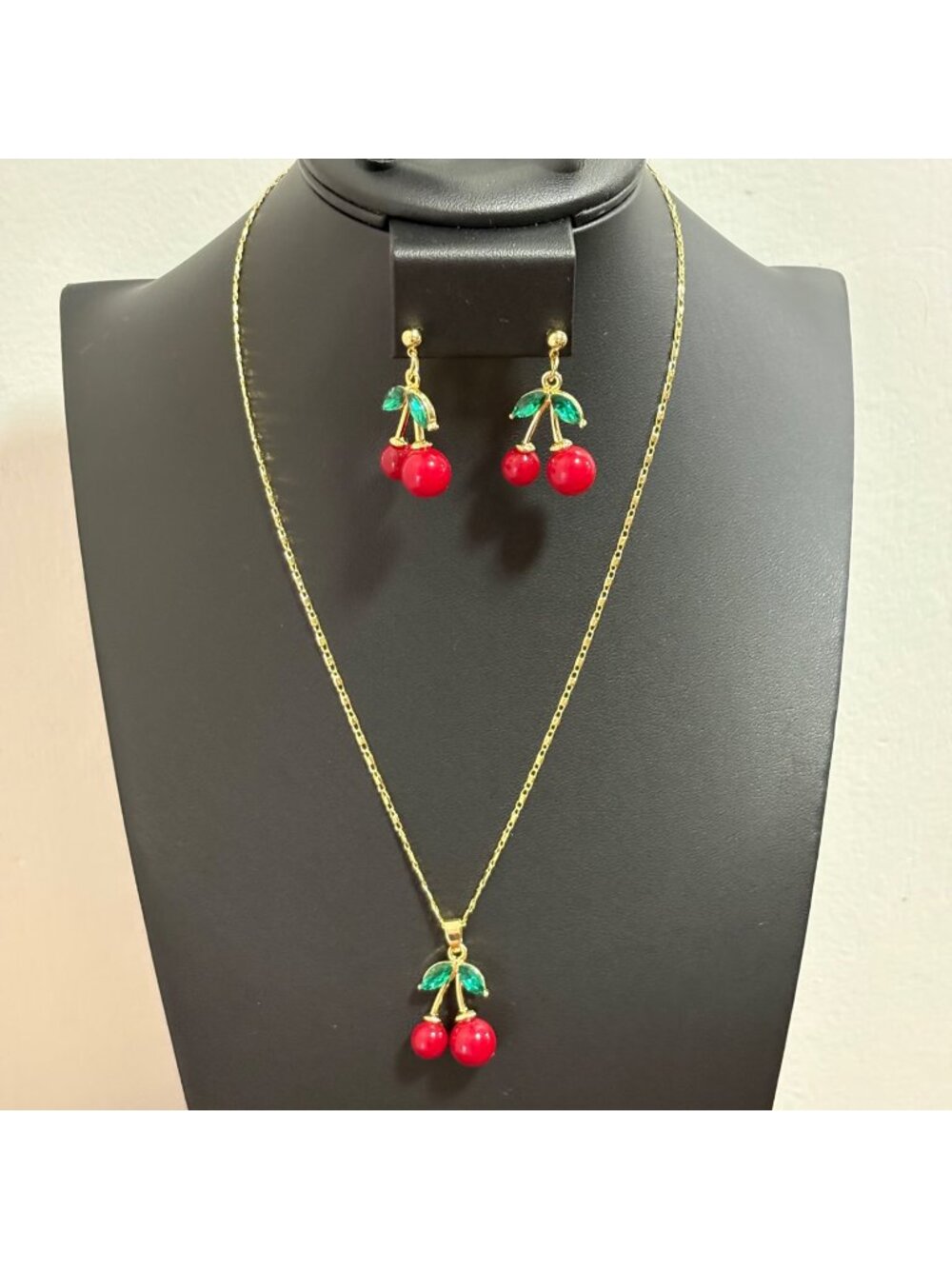 Xuping Jewelry Gold Pleated Cherry Necklace & Earring Set Gold Tone Red & Green